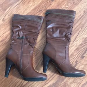 Brown leather heeled Guess boots